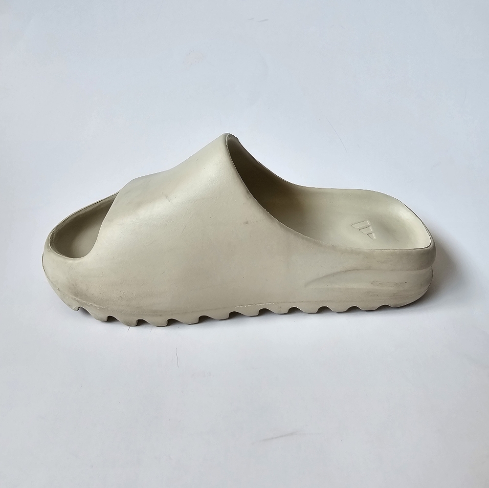 Adidas Yeezy Men 5 Unisex Slide Sandals Women's 7 Bone - Picture 2 of 7